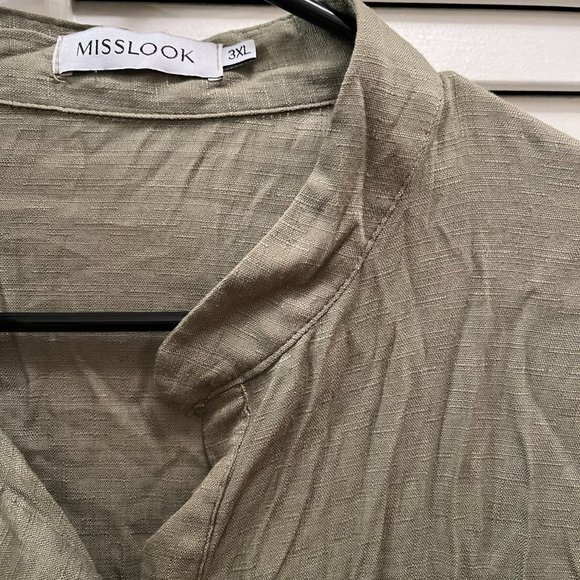 Sage green linen button down shirt, flowy and flattering - Picture 2 of 4